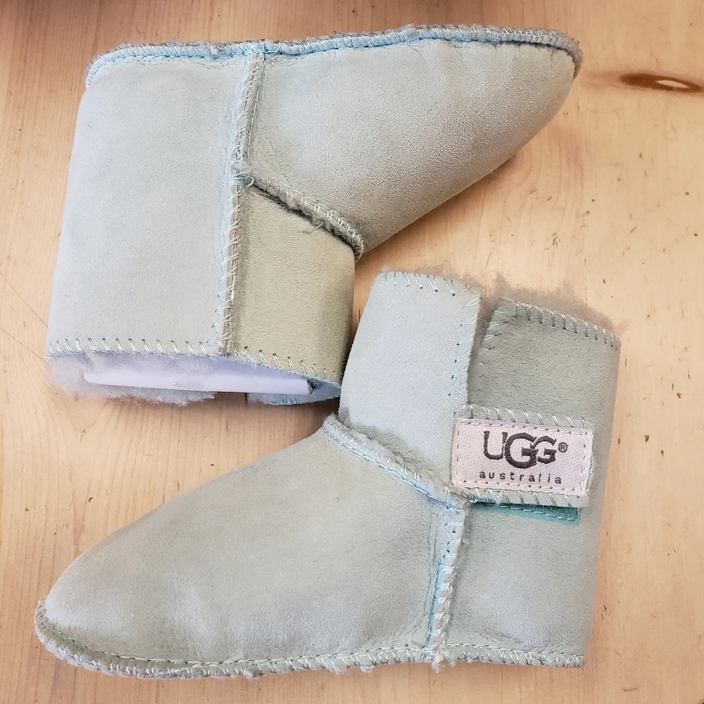 UGG Baby Erin size Large New in box